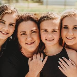 Meet your Posher, Deena